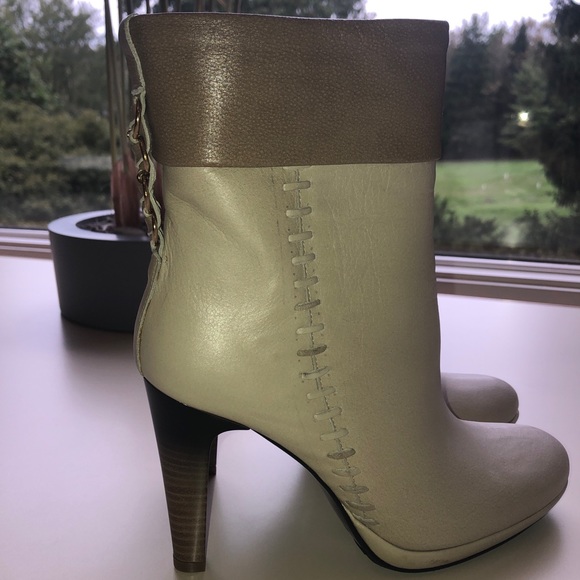 charles david poca bootie